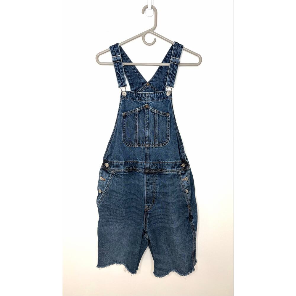 Old Navy Denim Shortalls Women's Sz 8 Modern Rinse Raw Hem 7.5" inseam
